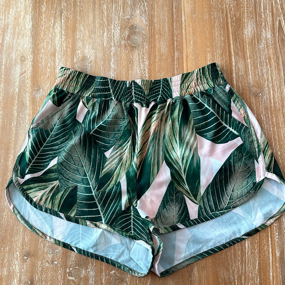 Show Me Your Mumu palm print short